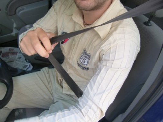 Poliţiştii rutieri au aplicat peste 200 de amenzi: cele mai multe pentru nepurtarea centurii de siguranţă